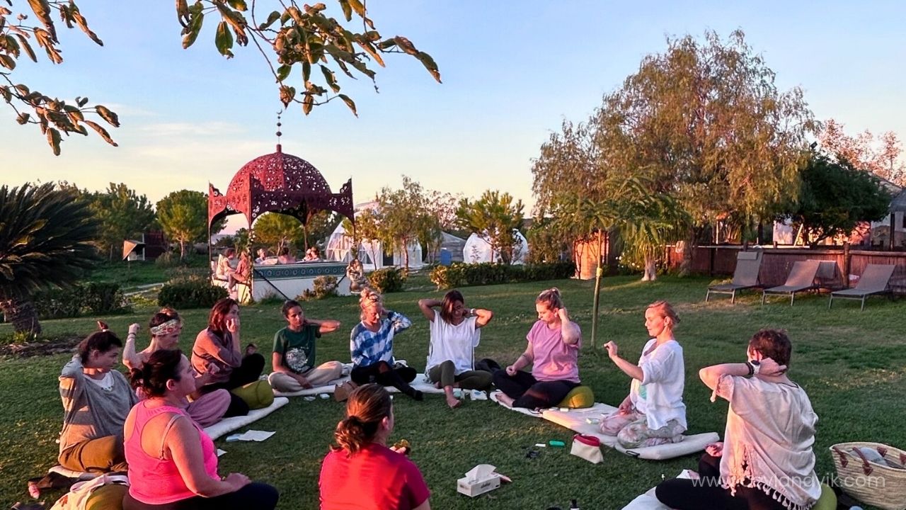 yoga retreat meditation